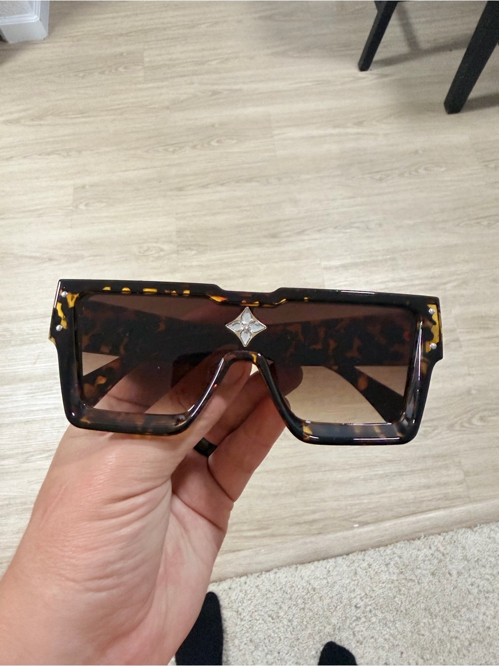 Cheetah print sunglasses